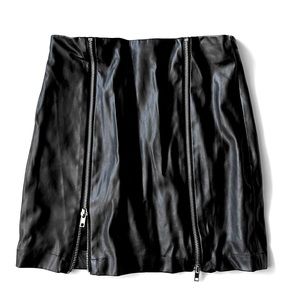 Black Faux Leather Zippered Mini Skirt Size Small